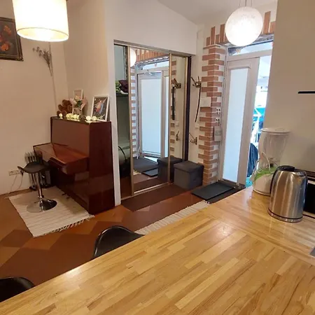 2 Story Free Parking Included *