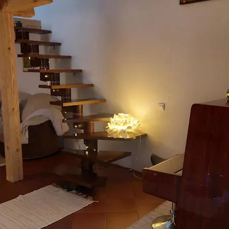 2 Story Free Parking Included Апартаменти *