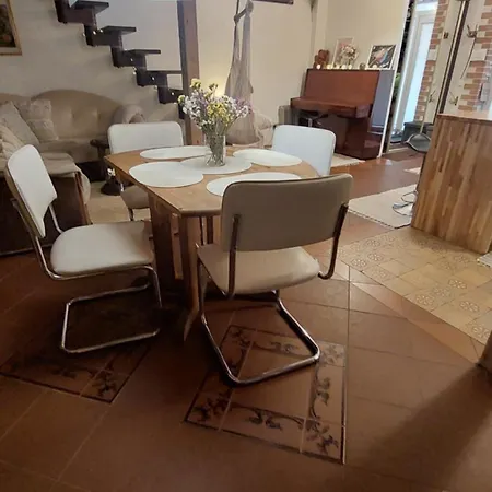 Апартаменти 2 Story Free Parking Included Рига